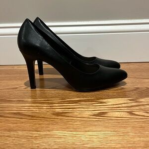 Kelly & Katie Black Heels 8.5